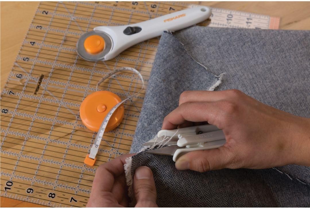 Fiskars Crafts Essentials 5-Piece Set – 45mm Blade Rotary Cutter for Fabric, Self Healing Cutting Mat, and Sewing Ruler – Craft Supplies – White/Gray