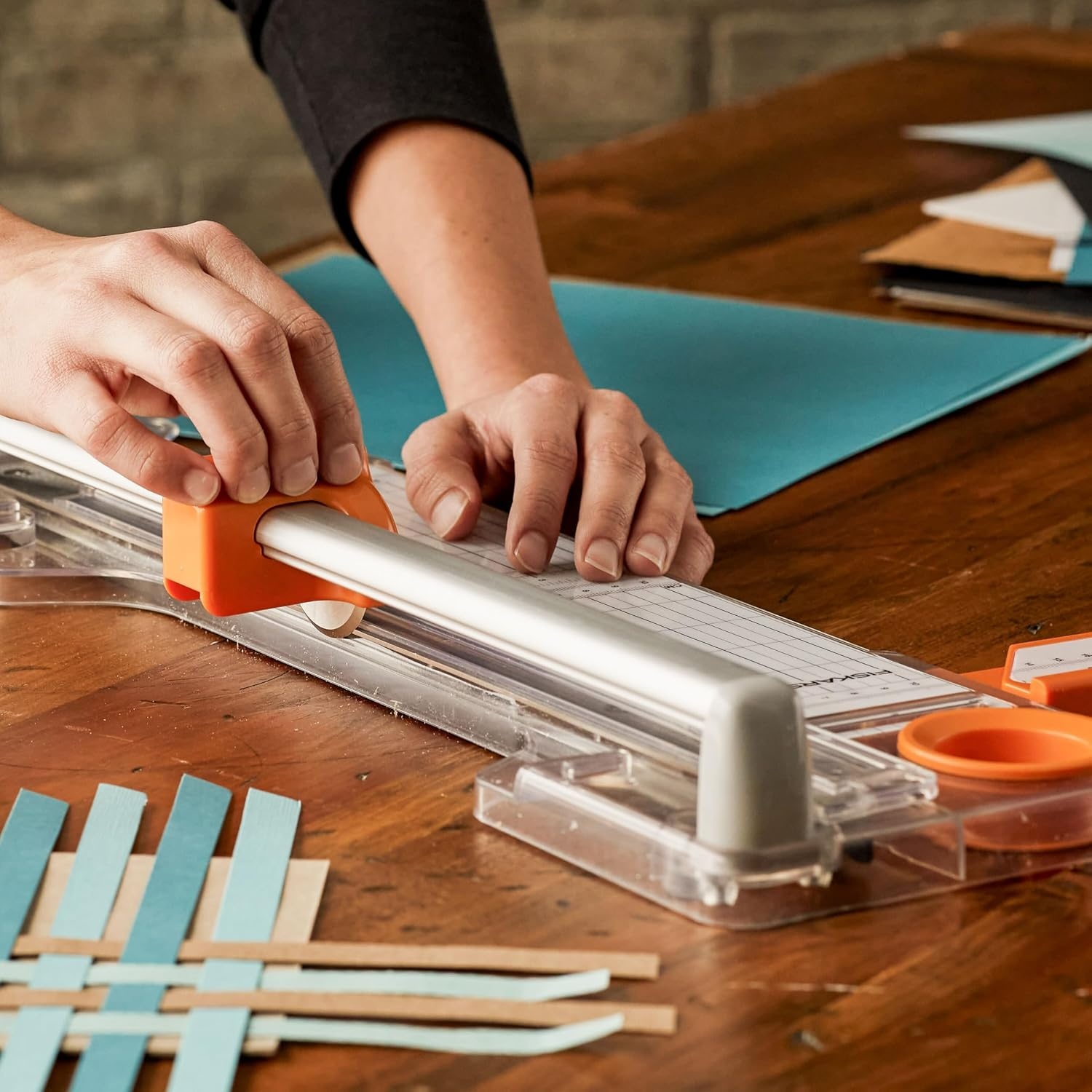 Fiskars Rotary Bypass Trimmer, Self-Sharpening Blade with Aluminum Rail, 12-Inch