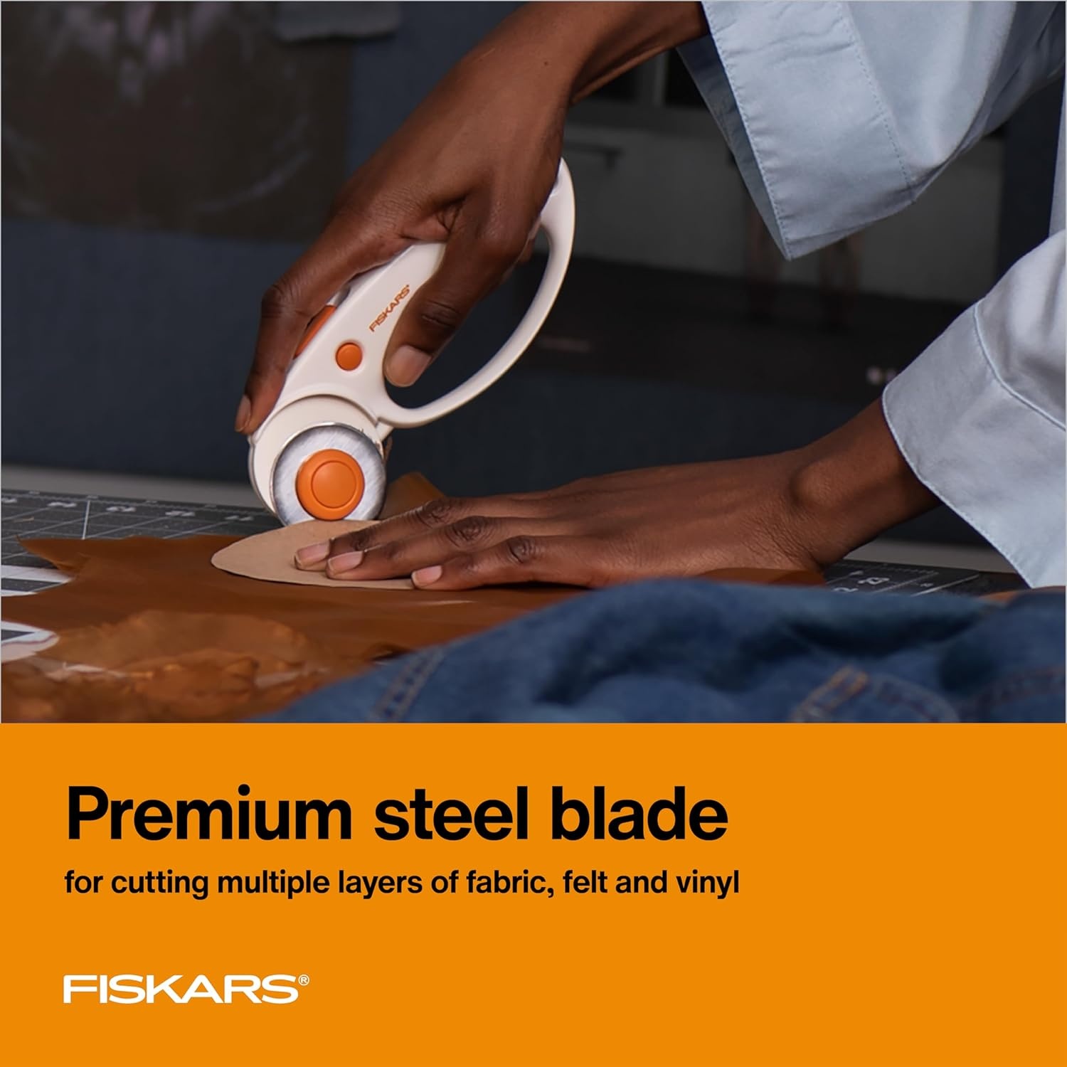 Fiskars Loop Rotary Cutter, Explore Collection Ultra Lilac, Precision-Ground Steel Blade for Fabric, Felt and Vinyl, 45mm(Standard)
