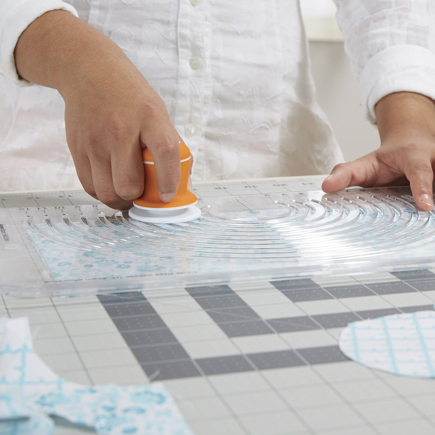 Fiskars 111310-1004 Fabric Circle Cutter