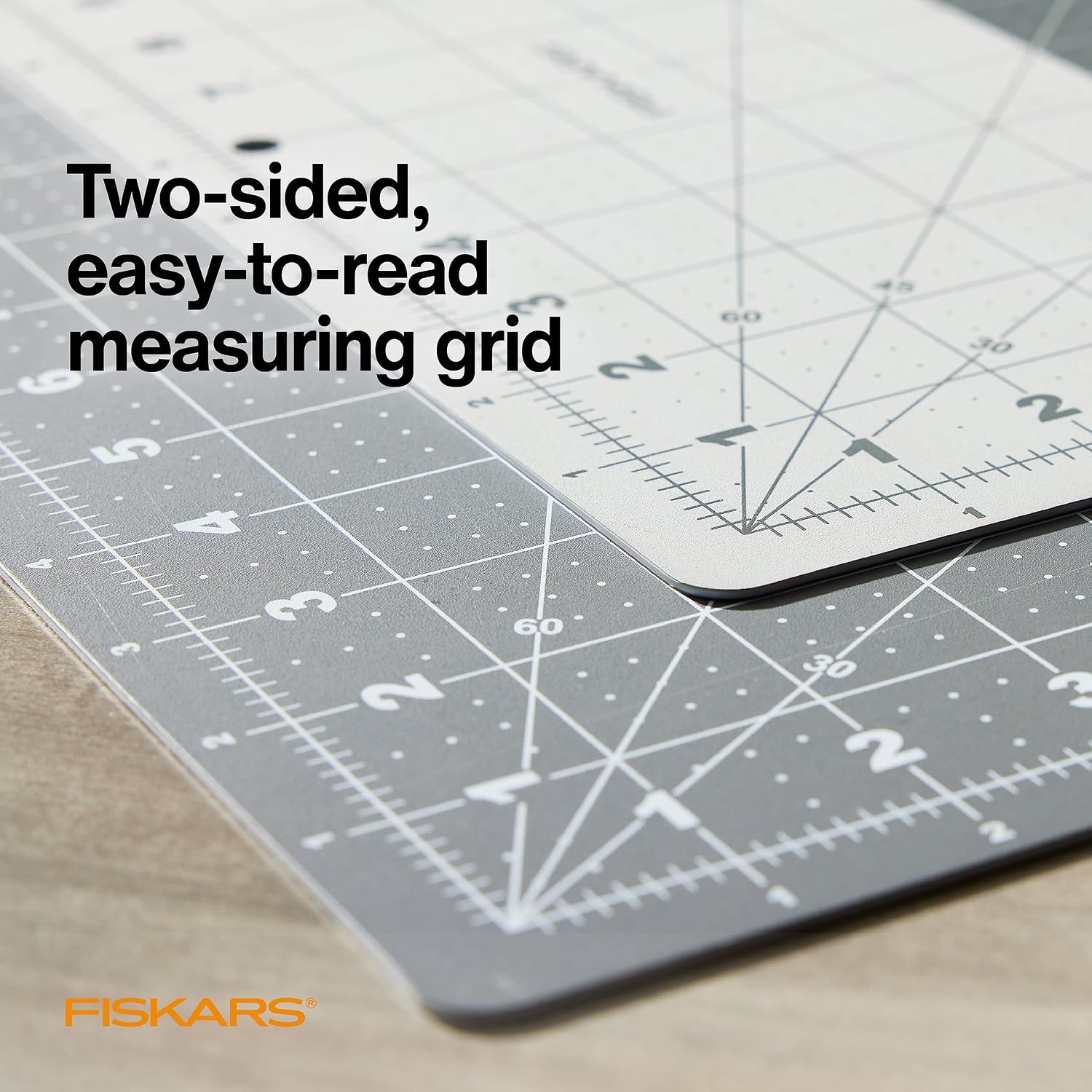 Fiskars 24″ x 36″ Self Healing Cutting Mat for Quilting & Sewing, 3-Pack(Gray)