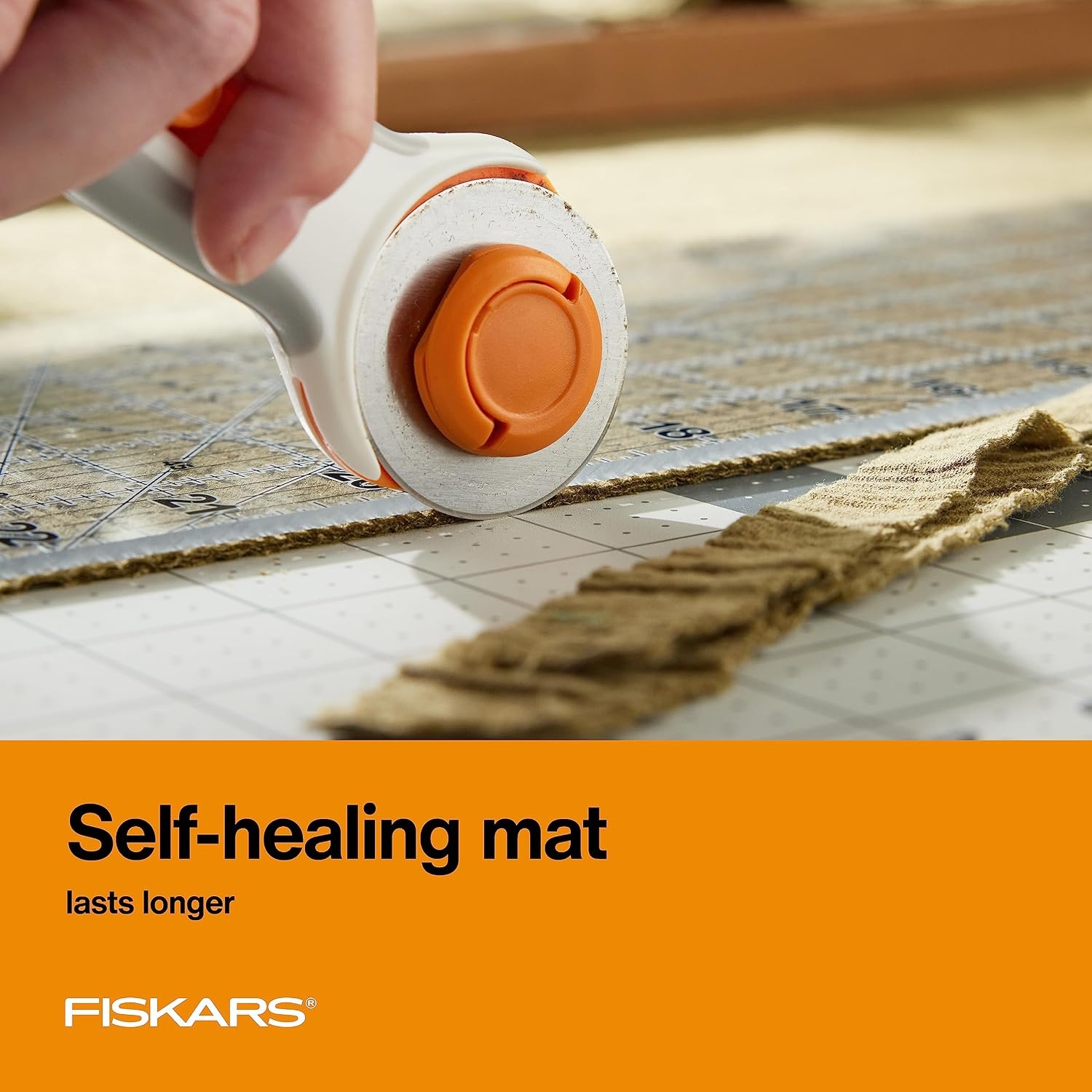 Fiskars 24″ x 36″ Self Healing Cutting Mat for Quilting & Sewing, 3-Pack(Gray)