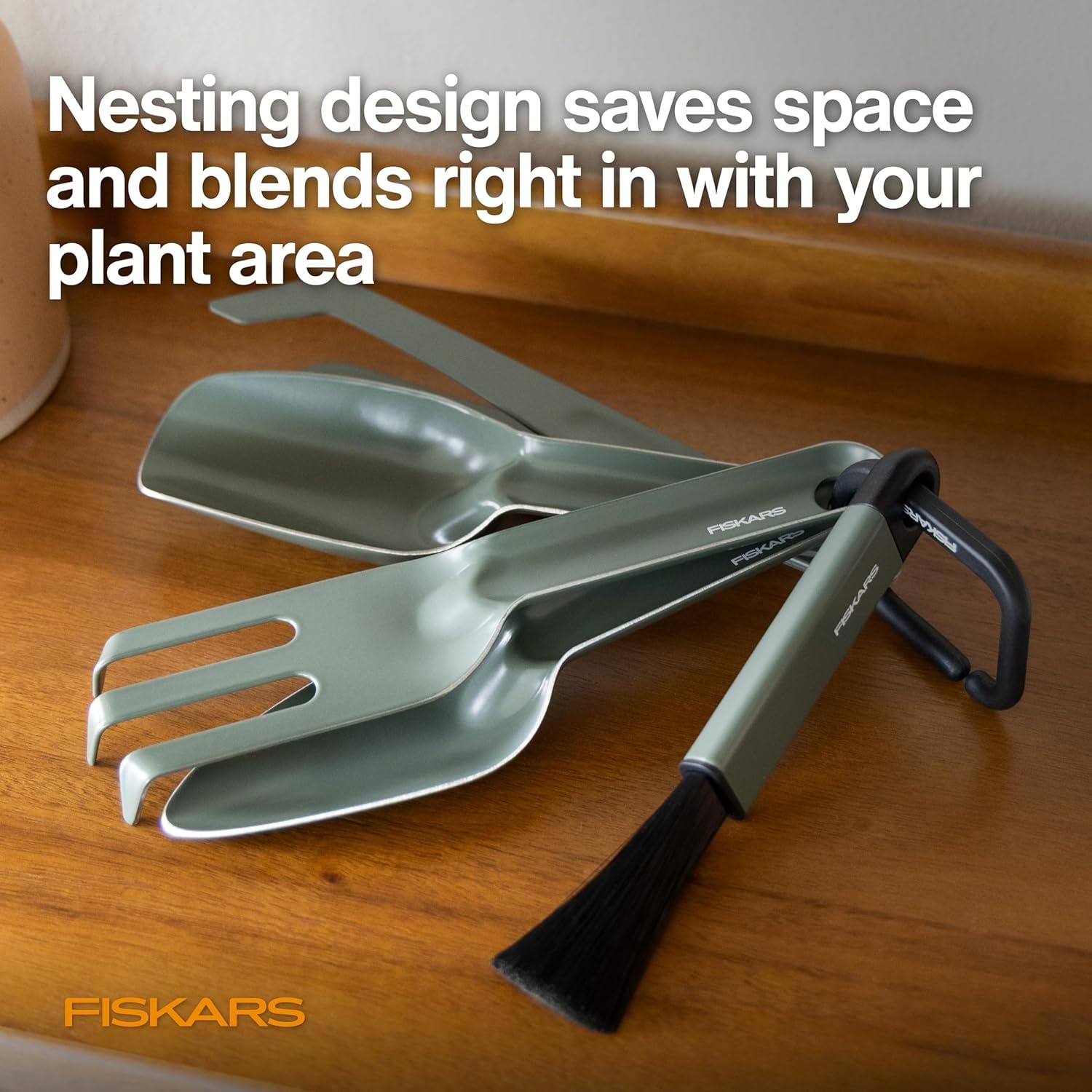 Fiskars 5-Piece Plant Cultivating Tool Set, Nesting Trowel, Soil Scoop, Cultivator, Tongs & Brush for Indoor Gardening, Stainless Steel w/Green Powder Coat Finish, Space Saving Design for Houseplants(5-Piece Set)
