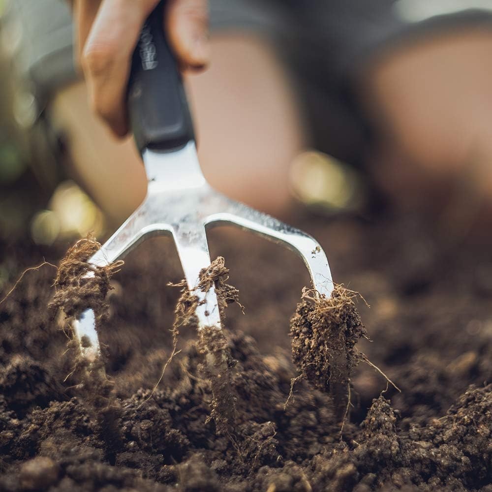 Fiskars Xact Hand Cultivator, Stainless Steel Weeder with SoftGrip Handle, Durable Garden Tool for Loosening and Aerating Soil, Ideal for Flower Beds and Garden Beds(Cultivator)