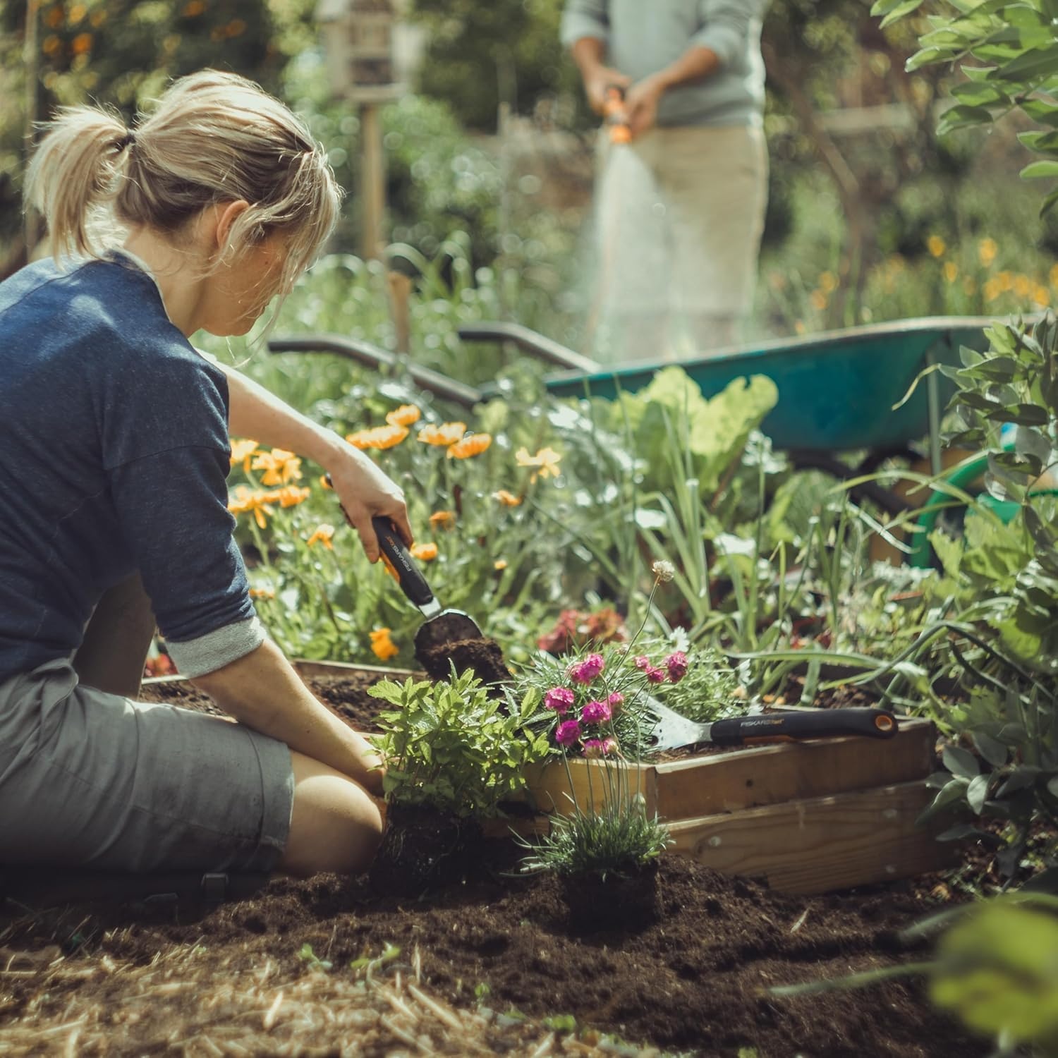 Fiskars Xact Hand Cultivator, Stainless Steel Weeder with SoftGrip Handle, Durable Garden Tool for Loosening and Aerating Soil, Ideal for Flower Beds and Garden Beds(Cultivator)