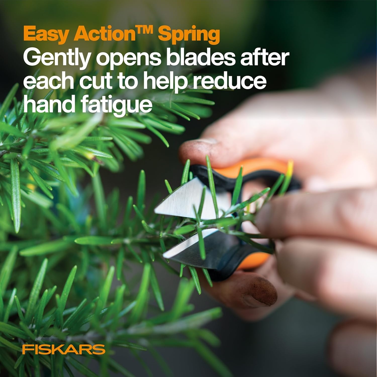 Fiskars Herb Garden Scissors, 5″ Garden Shears, Handheld Herb Snips with Sheath and SoftGrip Handle, Dishwasher Safe