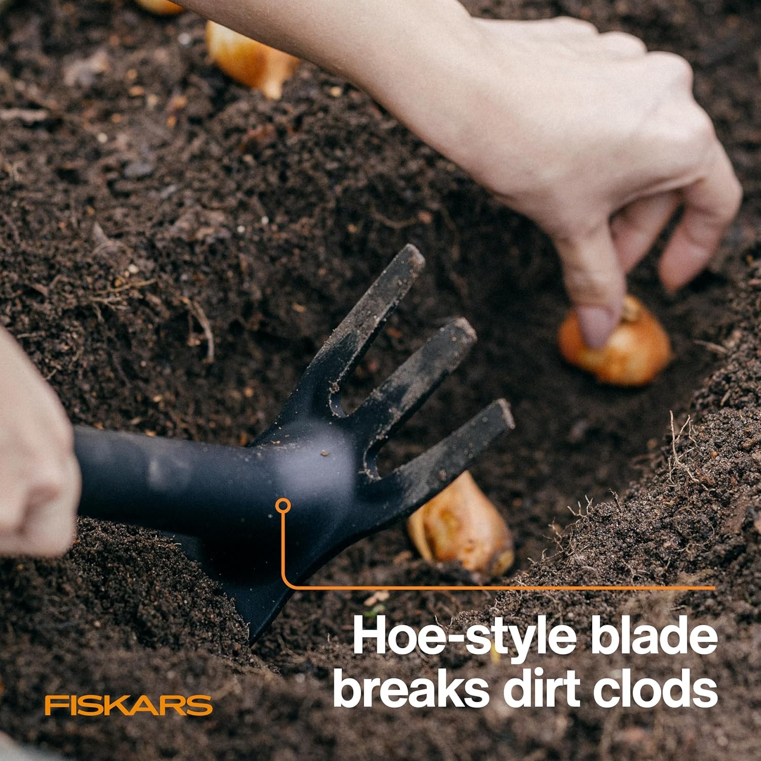 Fiskars Eco Cultivator Hoe with Dual-Function Design, Tapered Blade, Cultivator Tines, Ergonomic Handle, and UV-Resistant Build for Soil Care(Eco Cultivator Hoe)