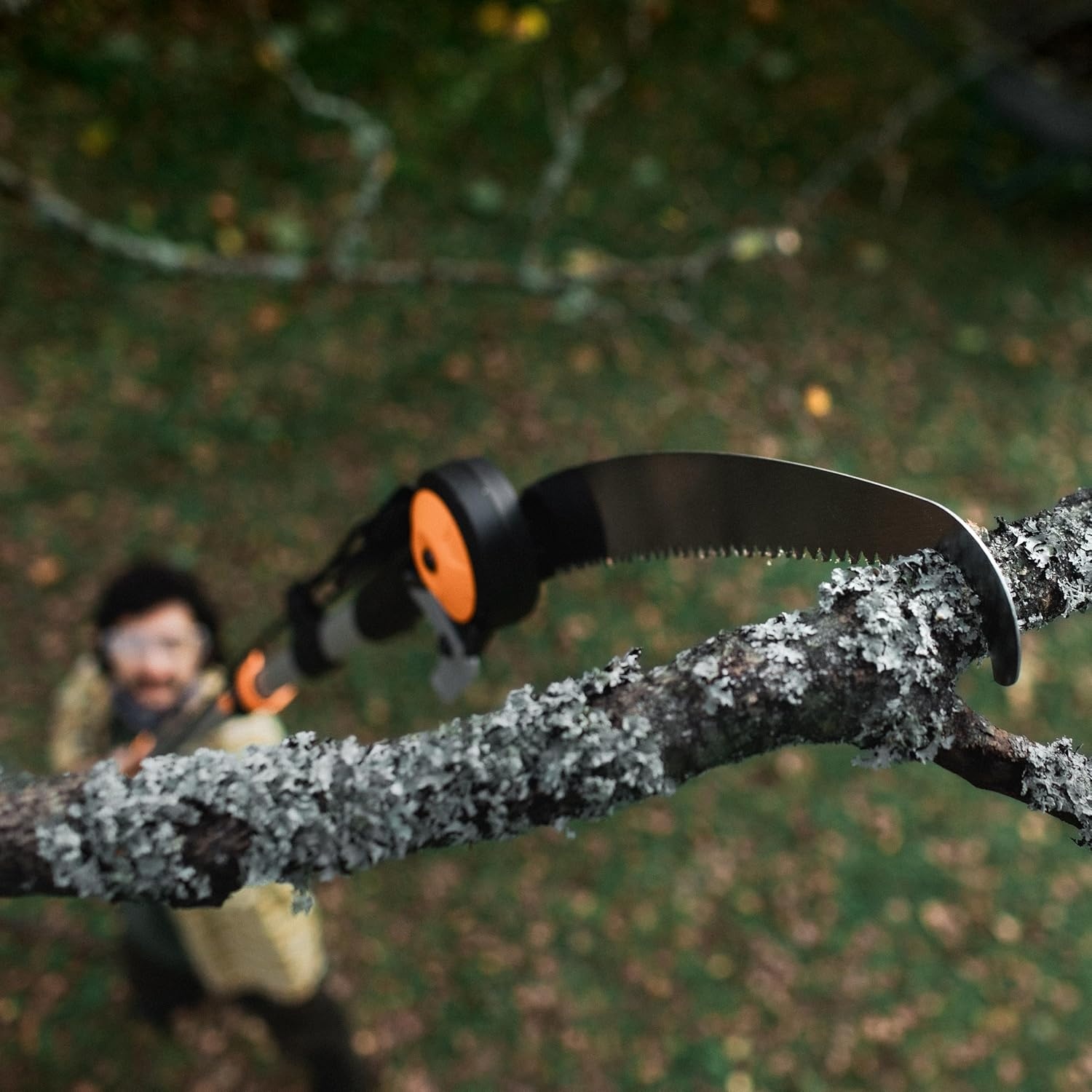 Fiskars 7–13 ft Extendable Tree Pruner, Telescoping Pole Pruner with 2 Cutting Modes for Fast & Powerful Cuts, Long Reach Tree Trimmer for High Branches & Tall Trees, Rotating Head, Garden & Yard Care(7-16 ft Chain Drive Saw & Pruner)