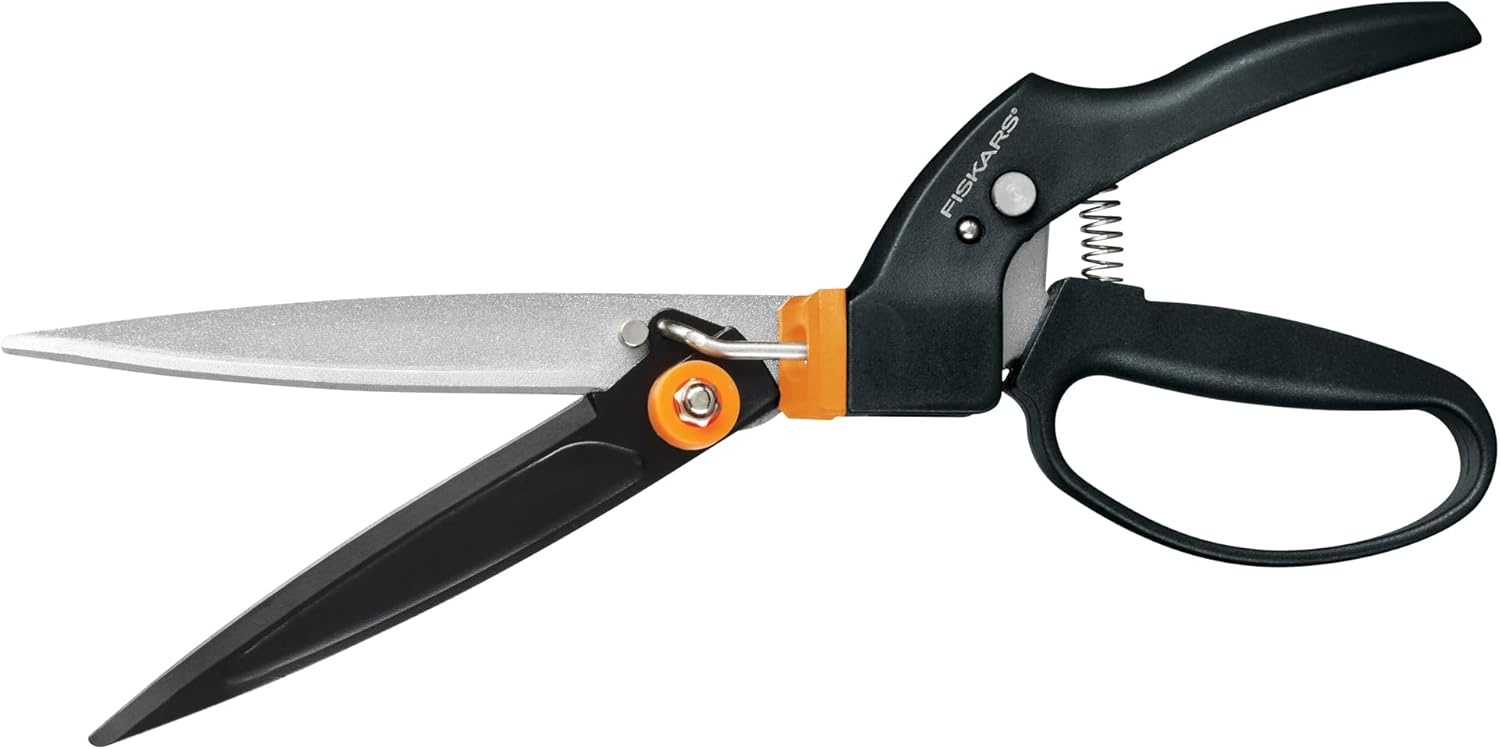 Fiskars Garden Swivel Grass Shears, Rotating Blades for Precise Lawn Edging, Spring-Action Handle, 5″, Black/Orange