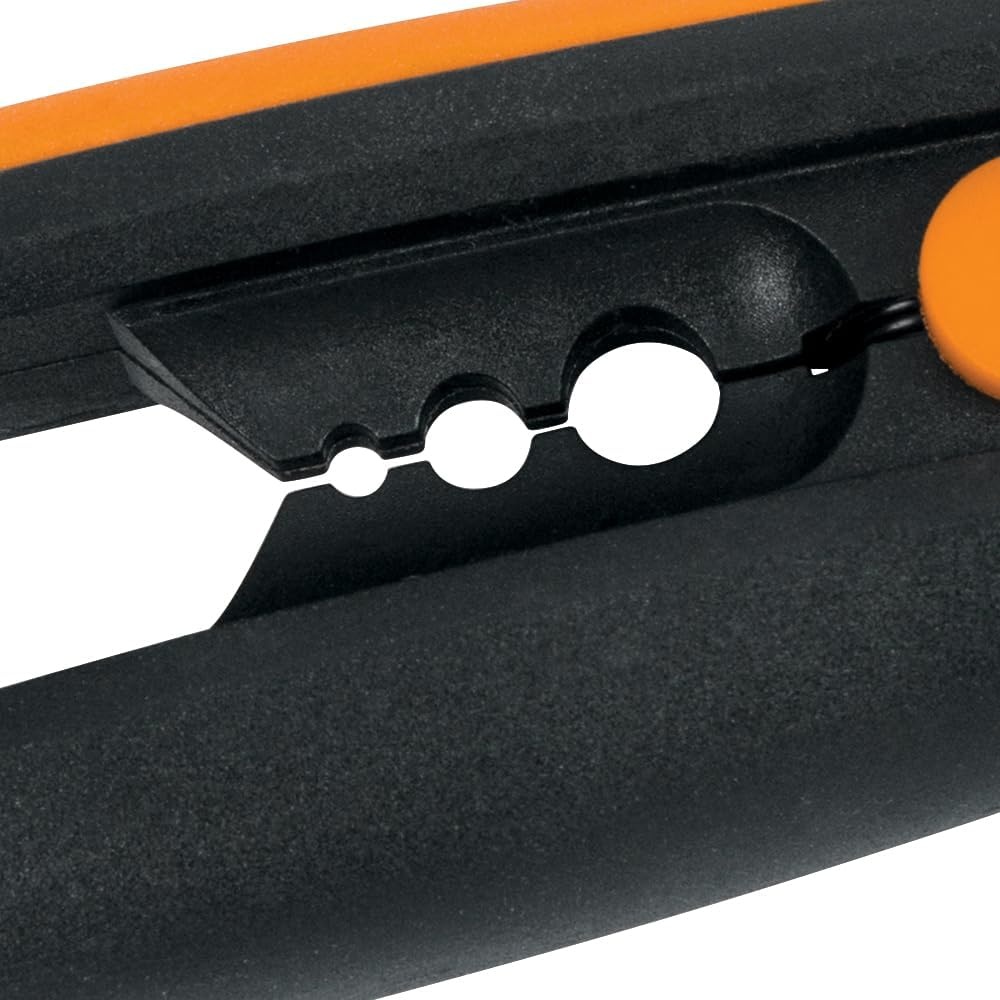 Fiskars 6″ Pruning Scissors for Flowers, Buds, Weeds and Small Plants, Garden Snips with Resin Resistant Nonstick Stainless Steel Blades, Gardening Trimmers with Comfortable Handle(Floral Pruner)