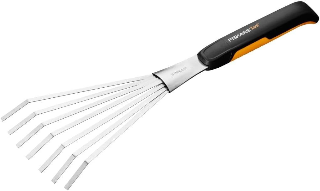 Fiskars Xact Hand Rake, Heavy Duty Gardening Hand Tool with Ergonomic Handle and Hanging Hole for Storage, Stainless Steel Head and Tines, Perfect for Maintaining a Raised Garden Bed