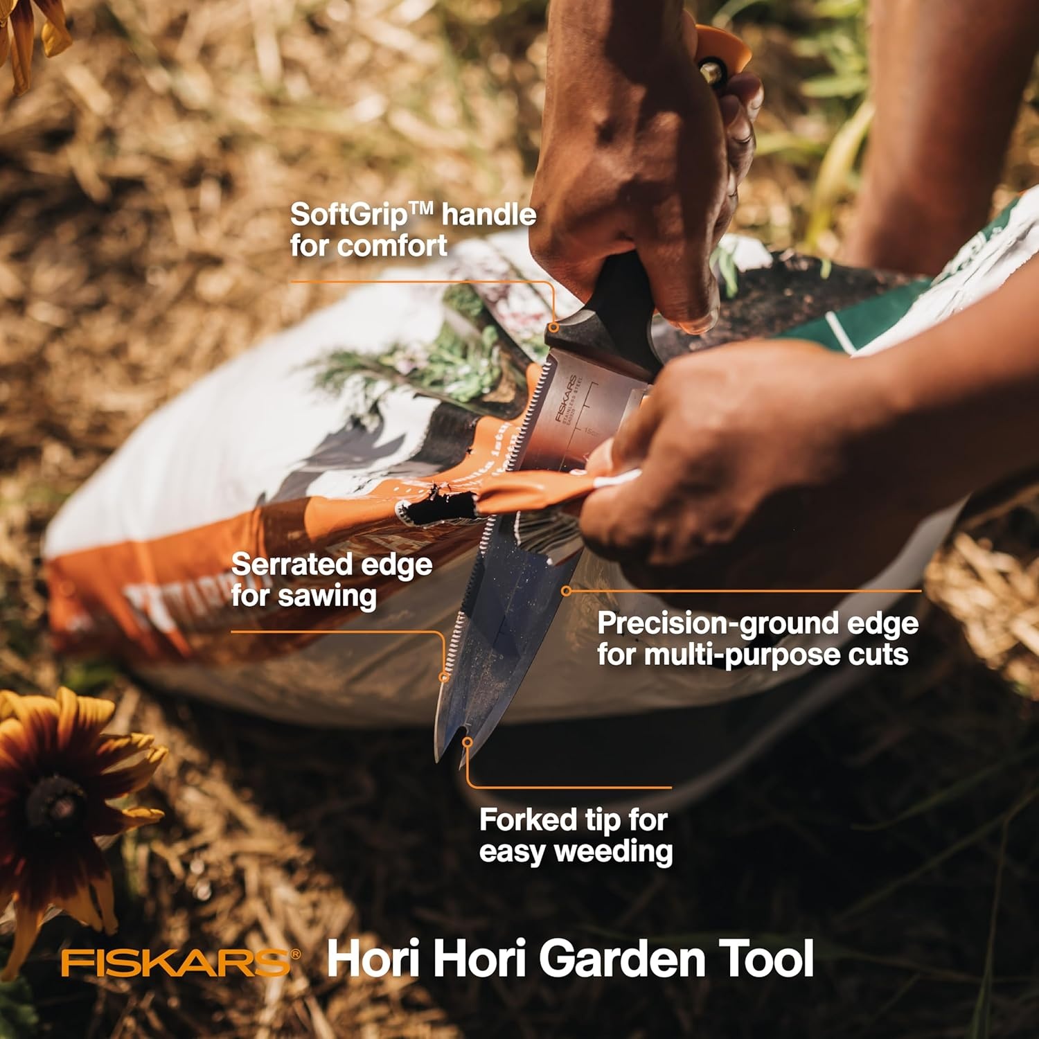 Fiskars Hori Hori Garden Knife with Sheath, Multi-Purpose Heavy Duty Gardening Hand Tool for Weeding, Planting, Digging with Hanging Hole(15.9″)