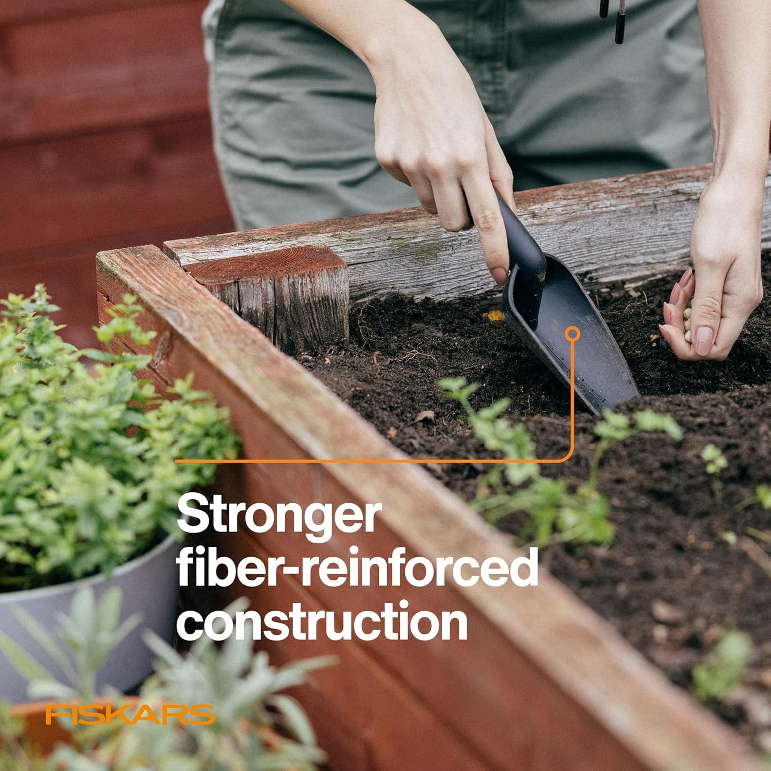 Fiskars Eco Cultivator Hoe with Dual-Function Design, Tapered Blade, Cultivator Tines, Ergonomic Handle, and UV-Resistant Build for Soil Care(Eco Trowel)