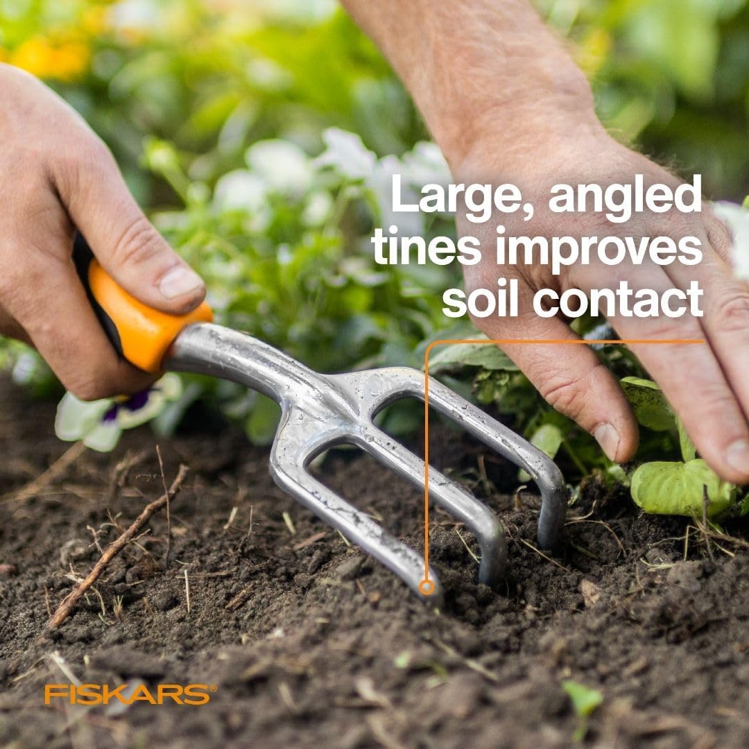 Fiskars 3-in-1 Garden Tool Set, Polished Cast-Aluminum Heads for Rust Resistance, Heavy-Duty Trowel, Transplanter & Cultivator for Digging and Planting, Non-Slip SoftGrip Handles Reduce Fatigue(3x4x13 inches)