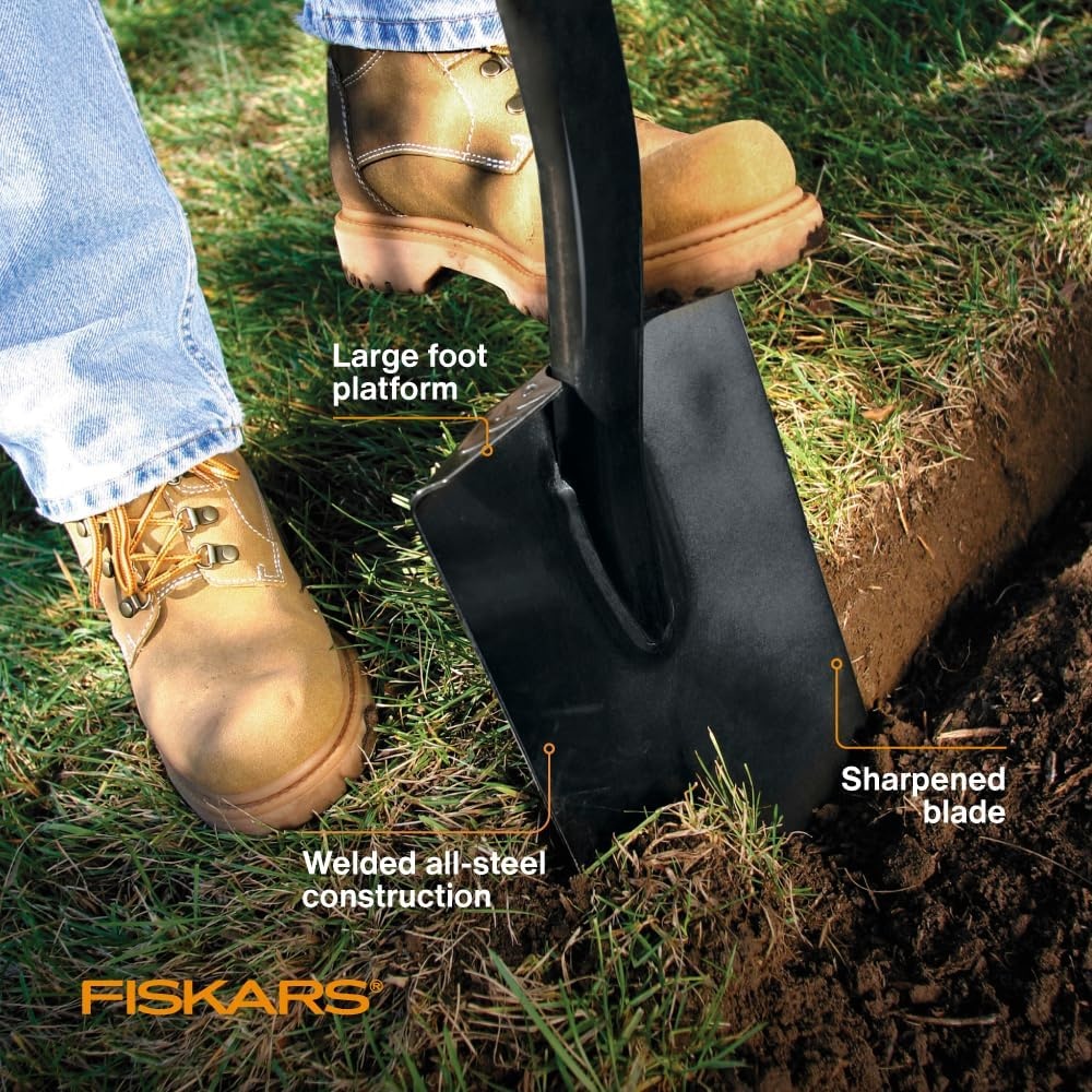 Fiskars 46″ Spade Garden Shovel, Steel Flat Spade with Ergonomic D-Handle, Sharp Blade Square Shovel for Lawn Edging, Digging, Heavy Duty Yard Tool, Easy Cuts in Grass and Turf