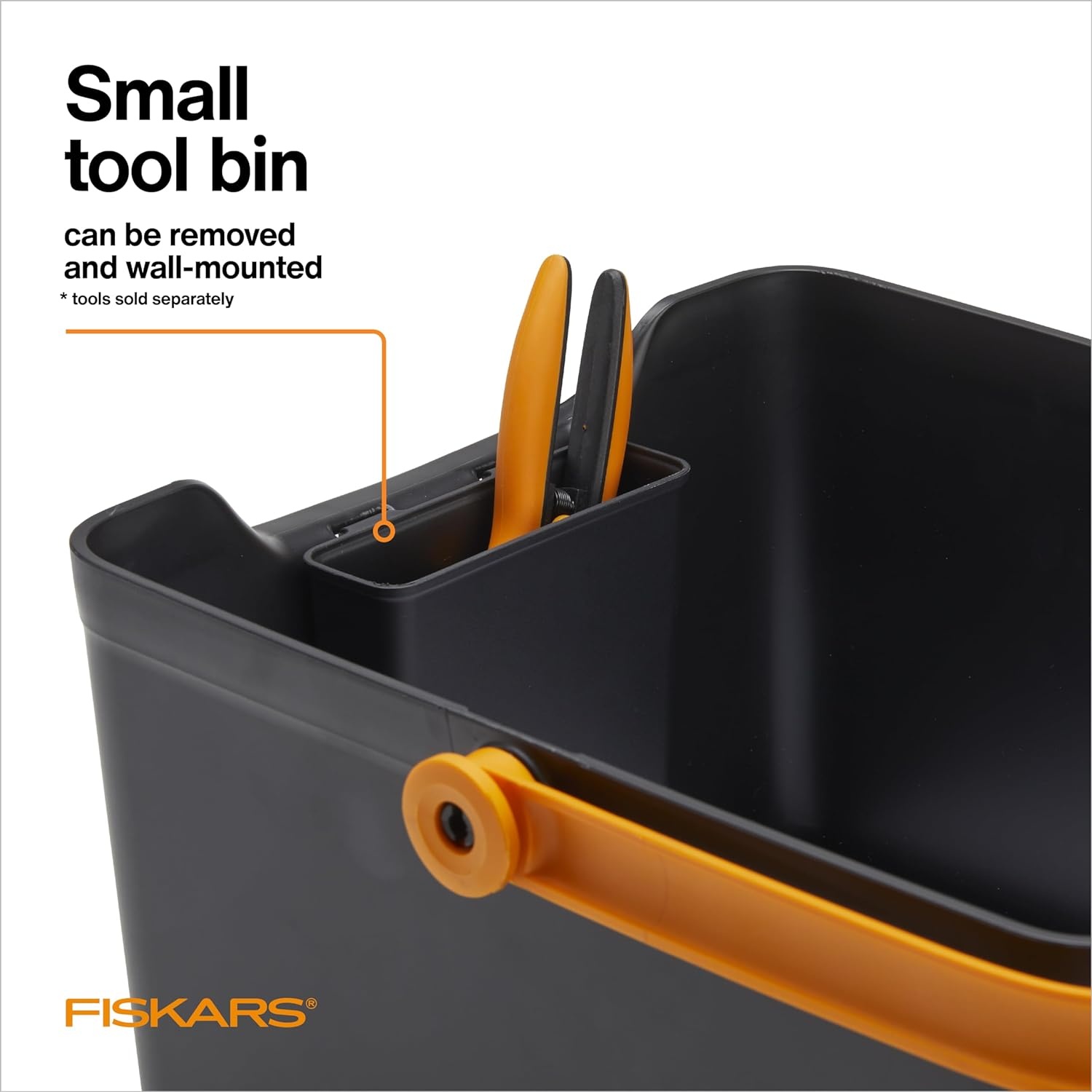 Fiskars Planting Soil Scoop & Brush Set, Dual-Sided Tool for Indoor Digging & Cleanup, Narrow Rigid End & Flexible Dustpan for Potting, Soft Bristles Sweep Debris, Recycled Plastic(Tool Caddy)
