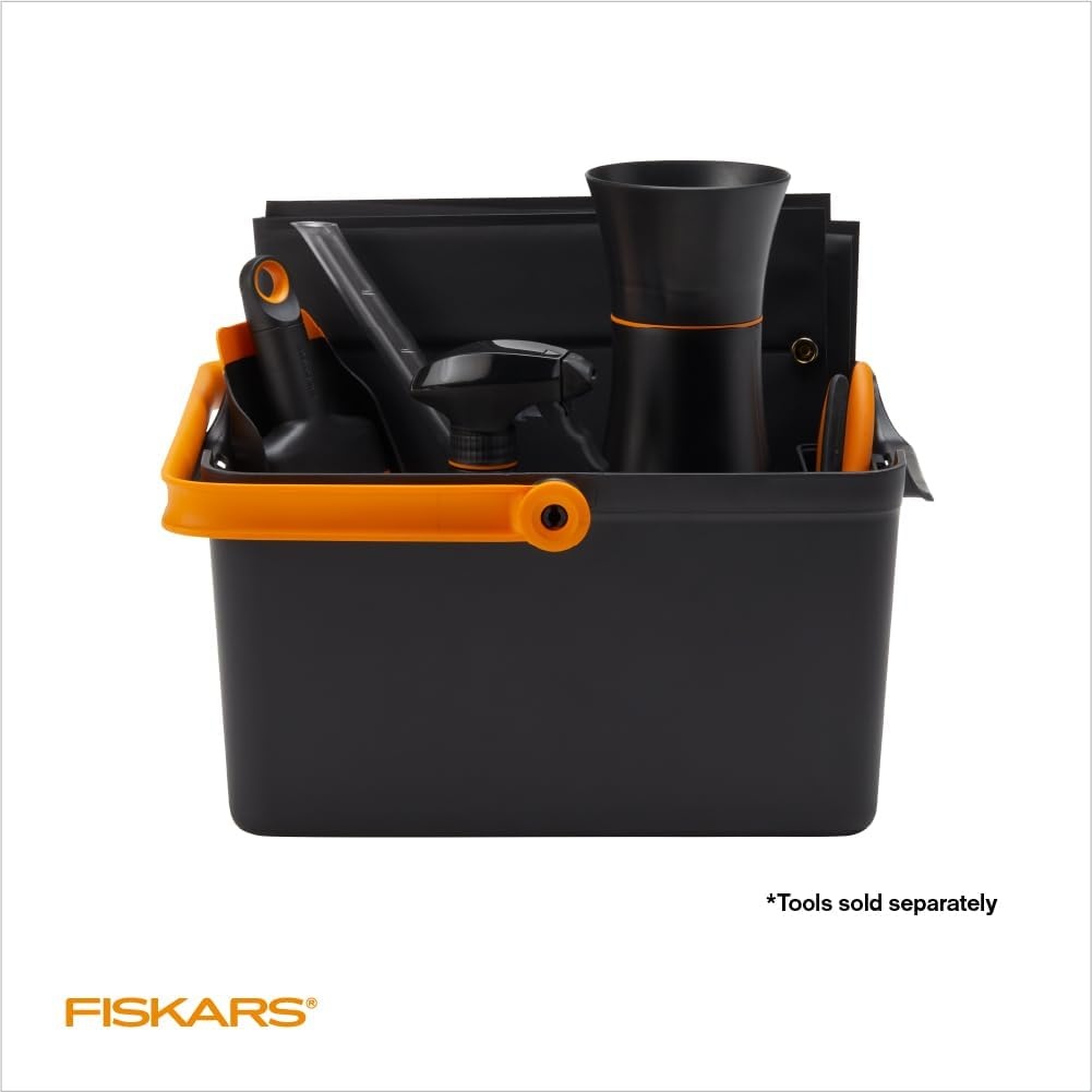 Fiskars Planting Soil Scoop & Brush Set, Dual-Sided Tool for Indoor Digging & Cleanup, Narrow Rigid End & Flexible Dustpan for Potting, Soft Bristles Sweep Debris, Recycled Plastic(Tool Caddy)