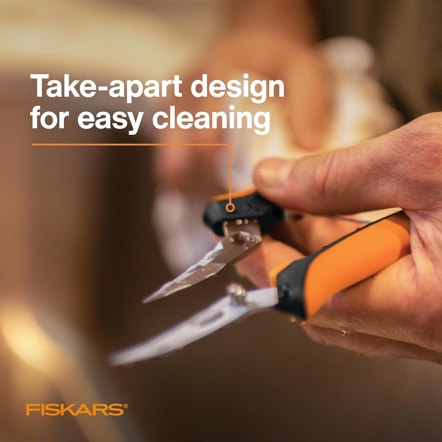 Fiskars 6″ Pruning Scissors for Flowers, Buds, Weeds and Small Plants, Garden Snips with Resin Resistant Nonstick Stainless Steel Blades, Gardening Trimmers with Comfortable Handle(Pruning Snips (Curved))