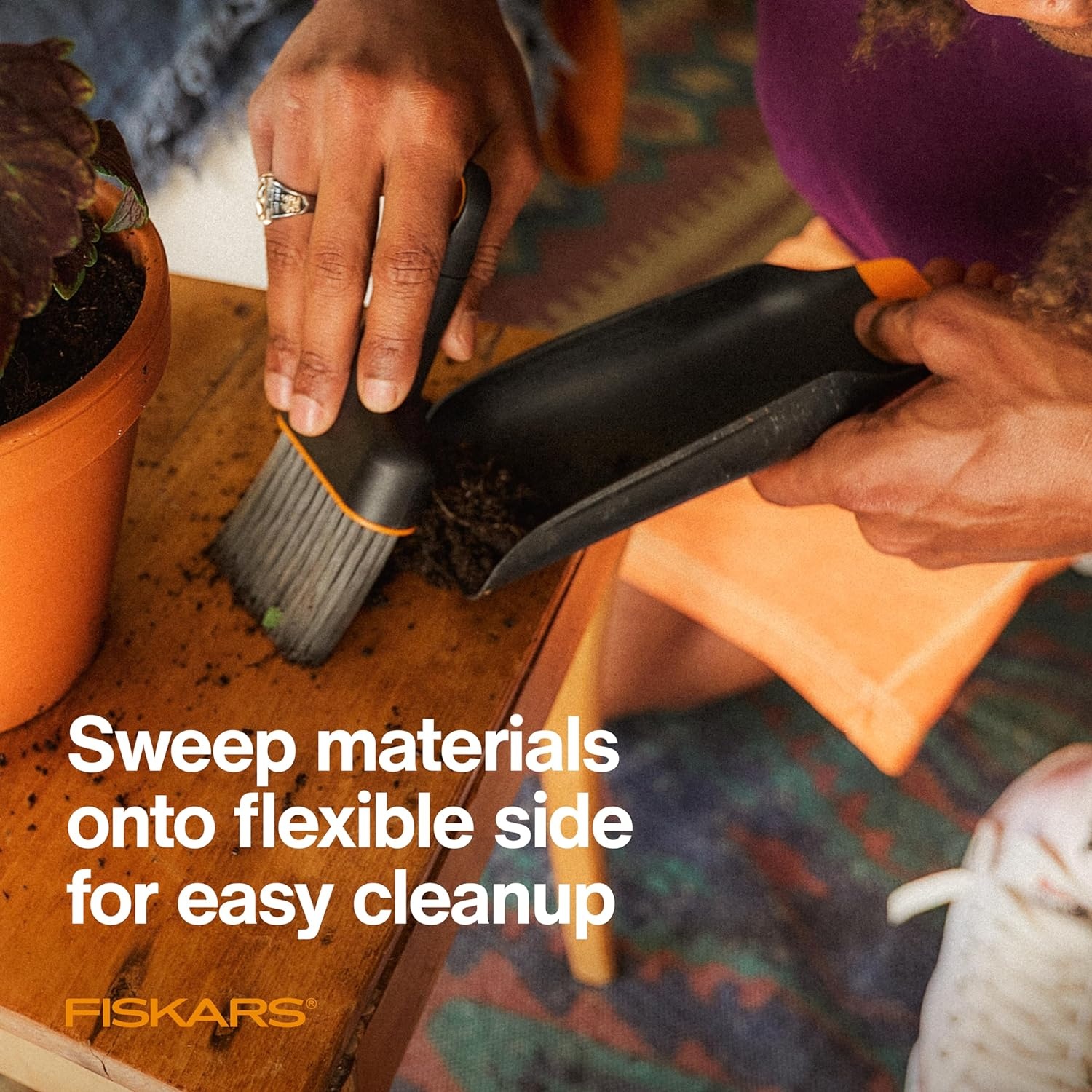 Fiskars Planting Soil Scoop & Brush Set, Dual-Sided Tool for Indoor Digging & Cleanup, Narrow Rigid End & Flexible Dustpan for Potting, Soft Bristles Sweep Debris, Recycled Plastic(Soil Scoop & Brush Set)