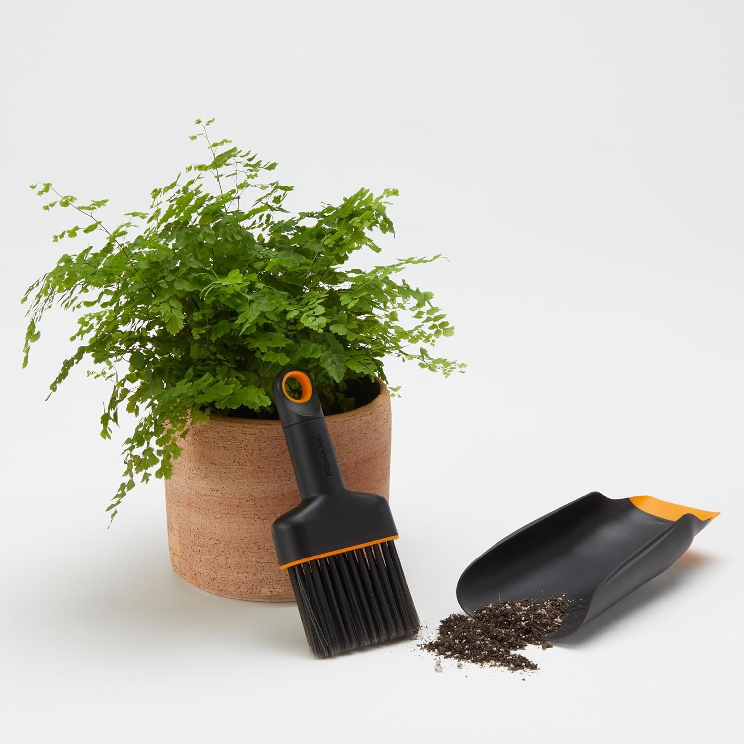 Fiskars Planting Soil Scoop & Brush Set, Dual-Sided Tool for Indoor Digging & Cleanup, Narrow Rigid End & Flexible Dustpan for Potting, Soft Bristles Sweep Debris, Recycled Plastic(Soil Scoop & Brush Set)