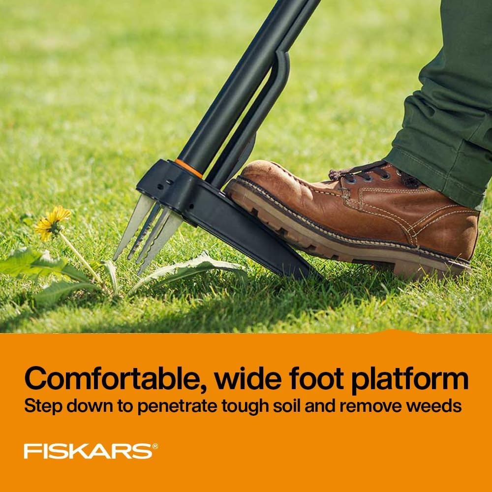 Fiskars Stand-Up Weed Puller Tool, 4 Serrated Stainless Steel Claws Grip Roots for Permanent Removal, Reinforced Foot Platform Penetrates Tough Soil, Easy-Eject & Ergonomic Offset Handle, 39″(4-claw)