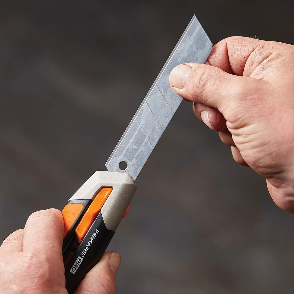 Fiskars 770220-1001 Pro Utility Knife, Snap 25 mm, Orange/Black(25 mm)