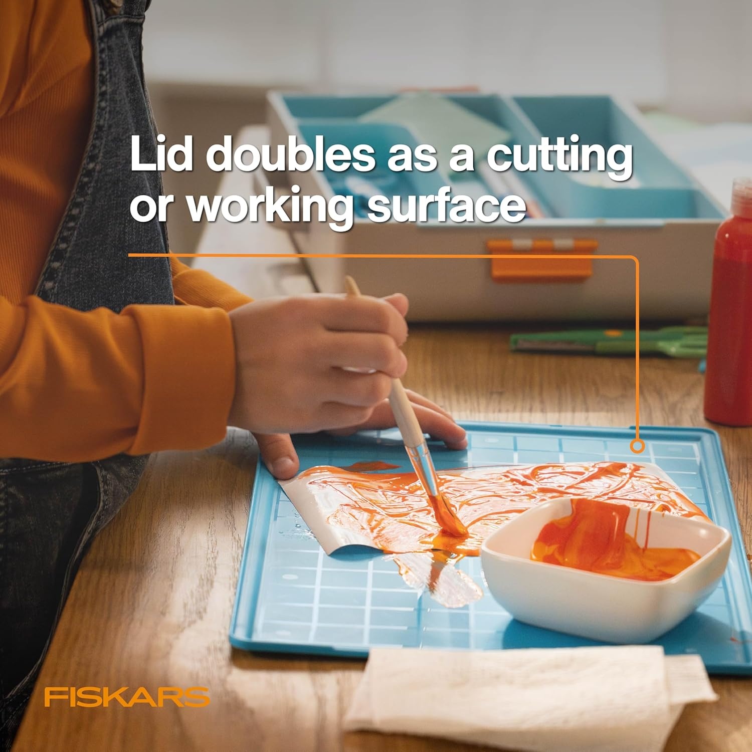 Fiskars Kids Cardboard Creator – Safer Cardboard Cutting Tool with Ergonomic SoftGrip Handle, For Craft and School Supplies, 5 inches(Creating Toolbox)