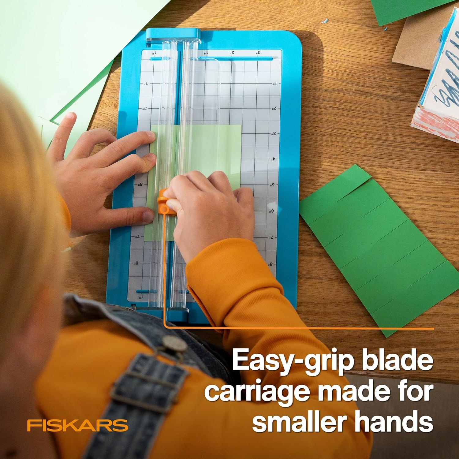 Fiskars Kids Cardboard Creator – Safer Cardboard Cutting Tool with Ergonomic SoftGrip Handle, For Craft and School Supplies, 5 inches(Jr Paper Trimmer)