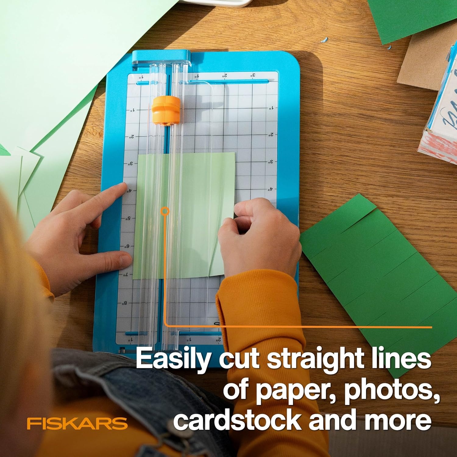 Fiskars Kids Cardboard Creator – Safer Cardboard Cutting Tool with Ergonomic SoftGrip Handle, For Craft and School Supplies, 5 inches(Jr Paper Trimmer)