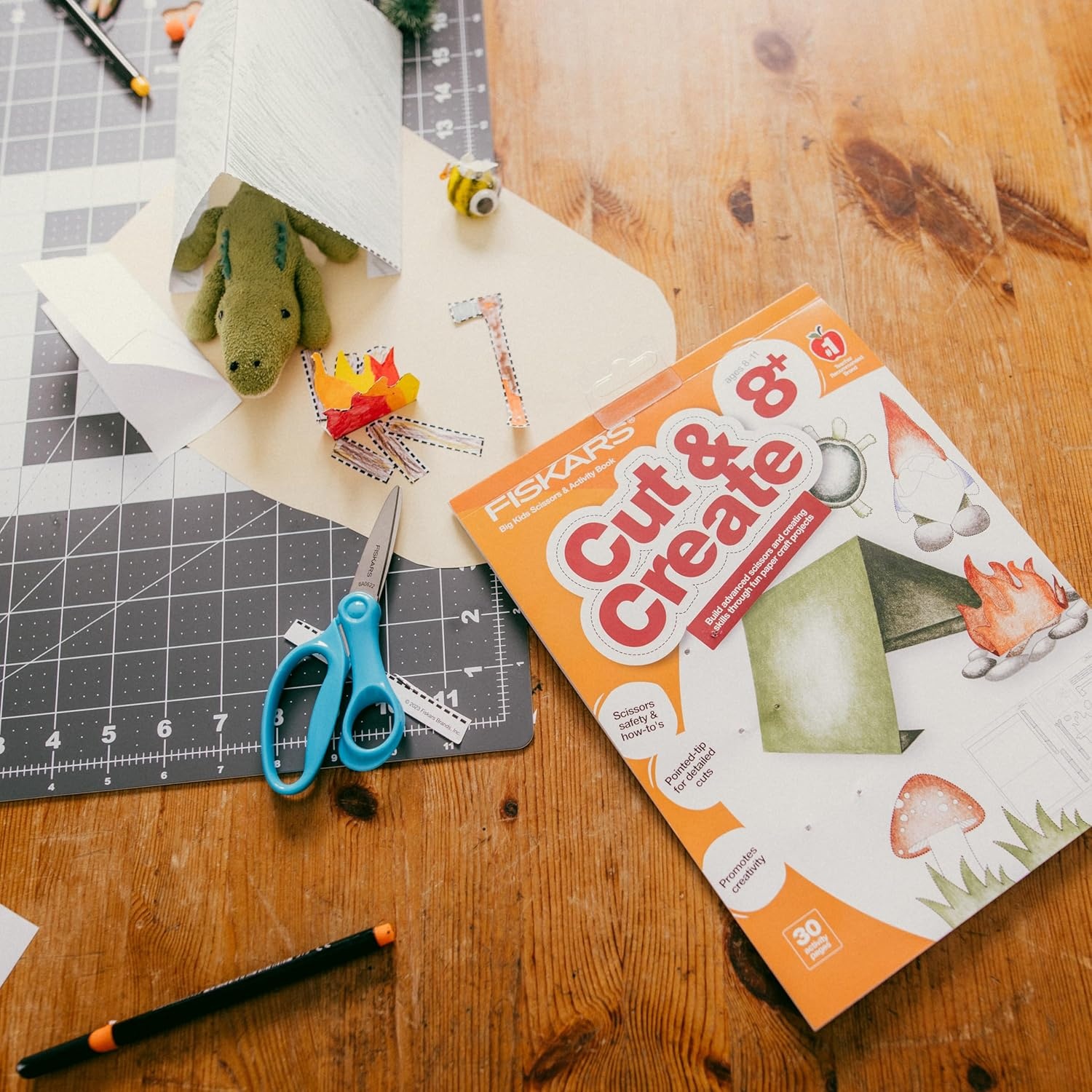 Fiskars Cut & Create Activity Book with 6″ Big Kids Scissors, For Ages 8+(Ages 8+)