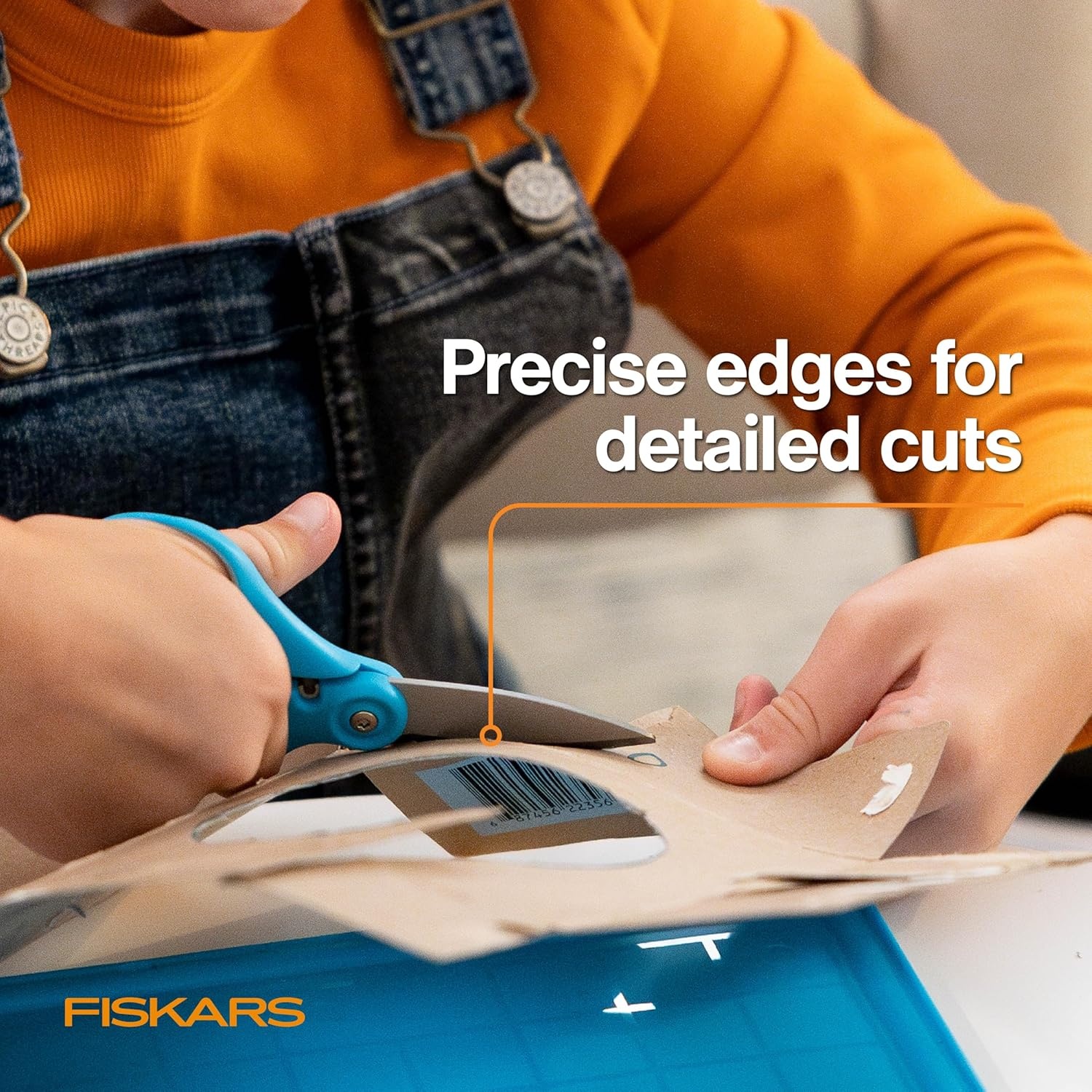 Fiskars Kids Cardboard Creator – Safer Cardboard Cutting Tool with Ergonomic SoftGrip Handle, For Craft and School Supplies, 5 inches(Super Scissors)
