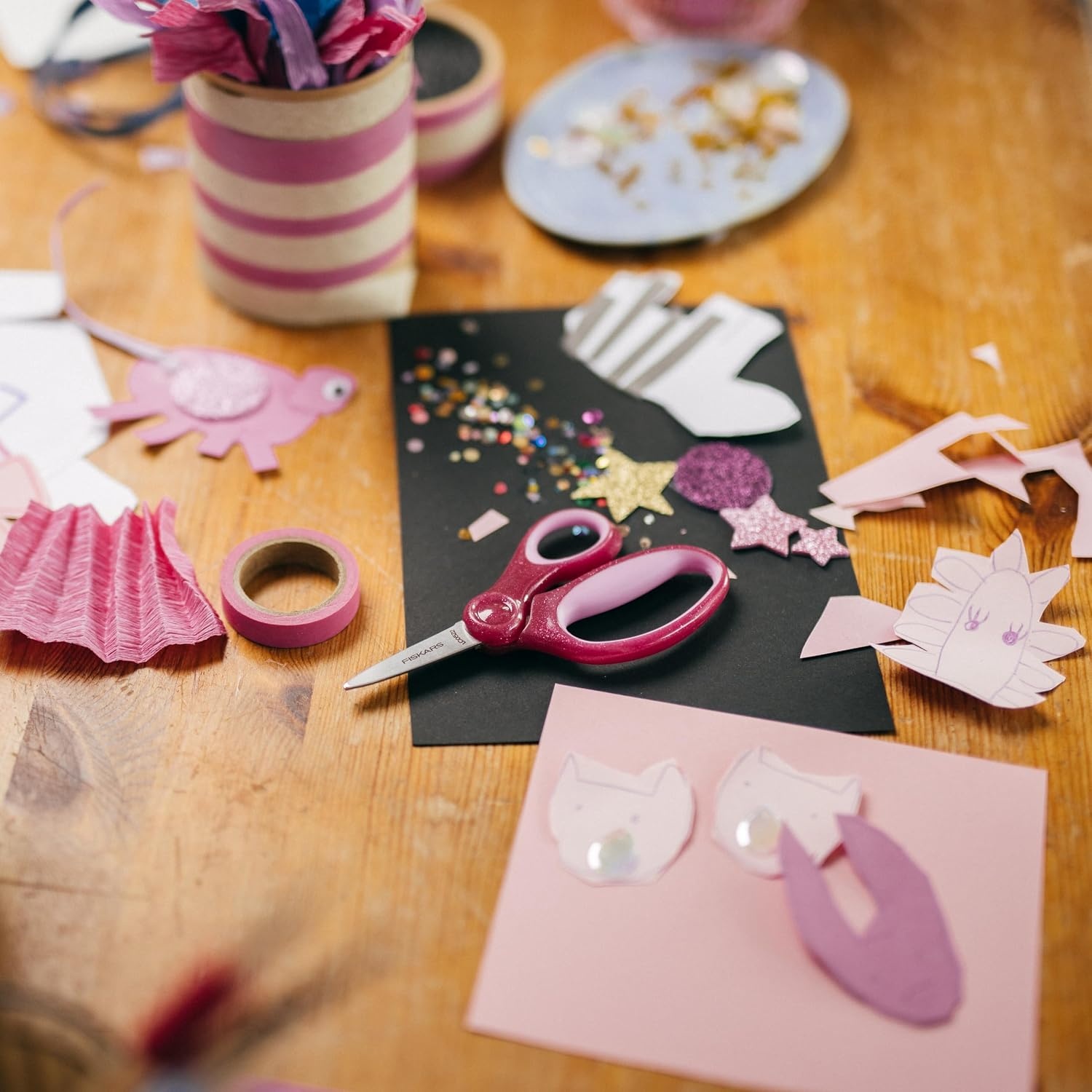 Fiskars 5″ SoftGrip Left-Handed Kids Scissors, Pointed Tip, Pink/Light Blue Floral, Safety Edge for Precision Cutting(Pink Glitter)