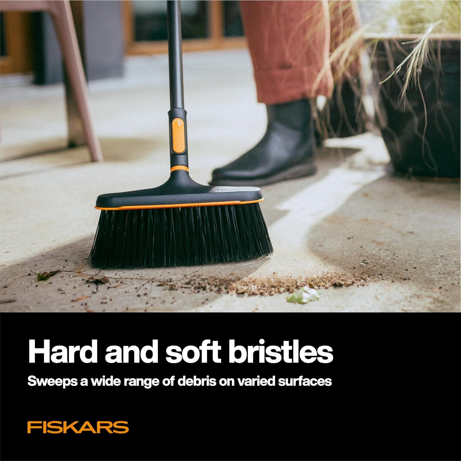 Fiskars OneClick Space-Saving Universal Rake Head for Garden Tool System(Push Broom Head)