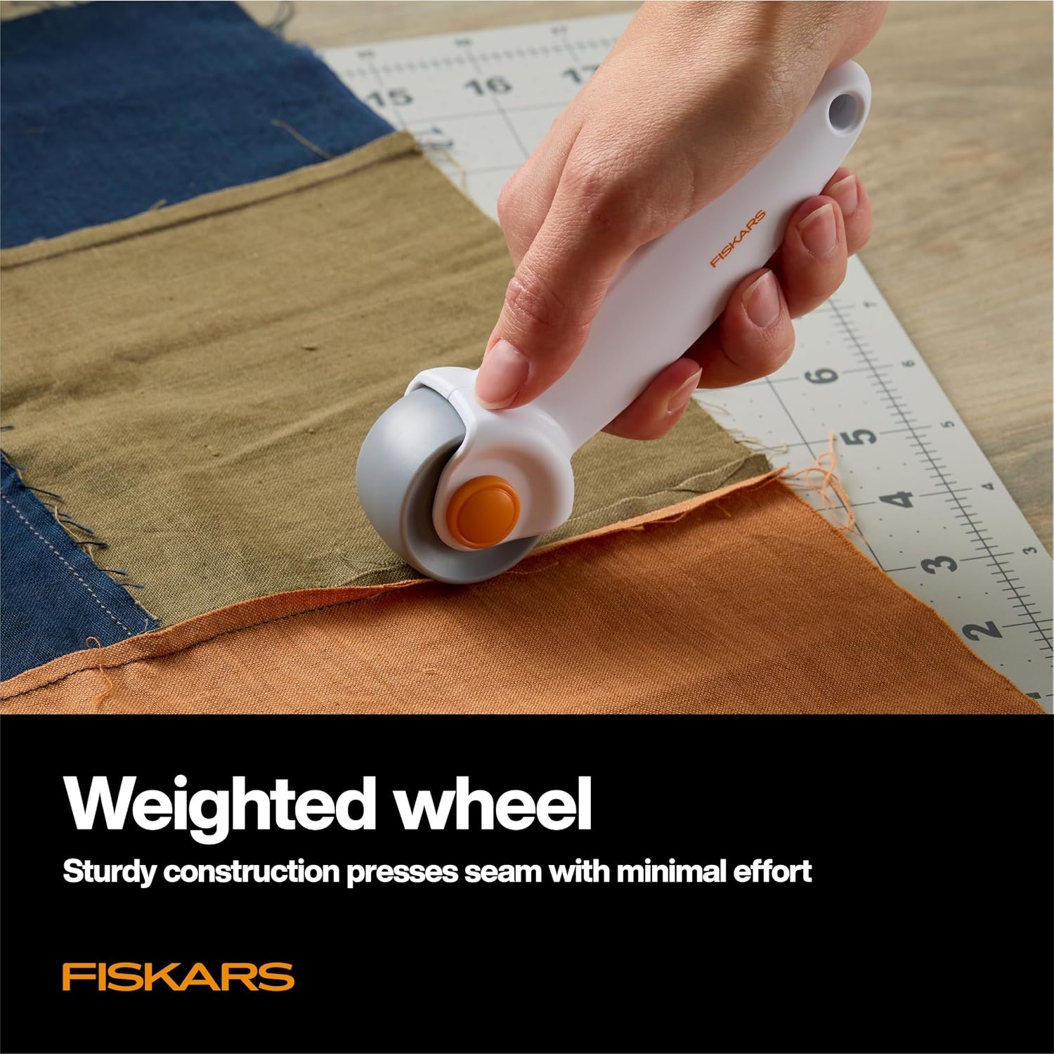 Fiskars Seam Roller with 1″ Wheel, Seam Press Tool for Quilting Blocks, Flatten Seams Without Using an Iron, Comfortable Ergonomic Handle for Left & Right-Handed Users