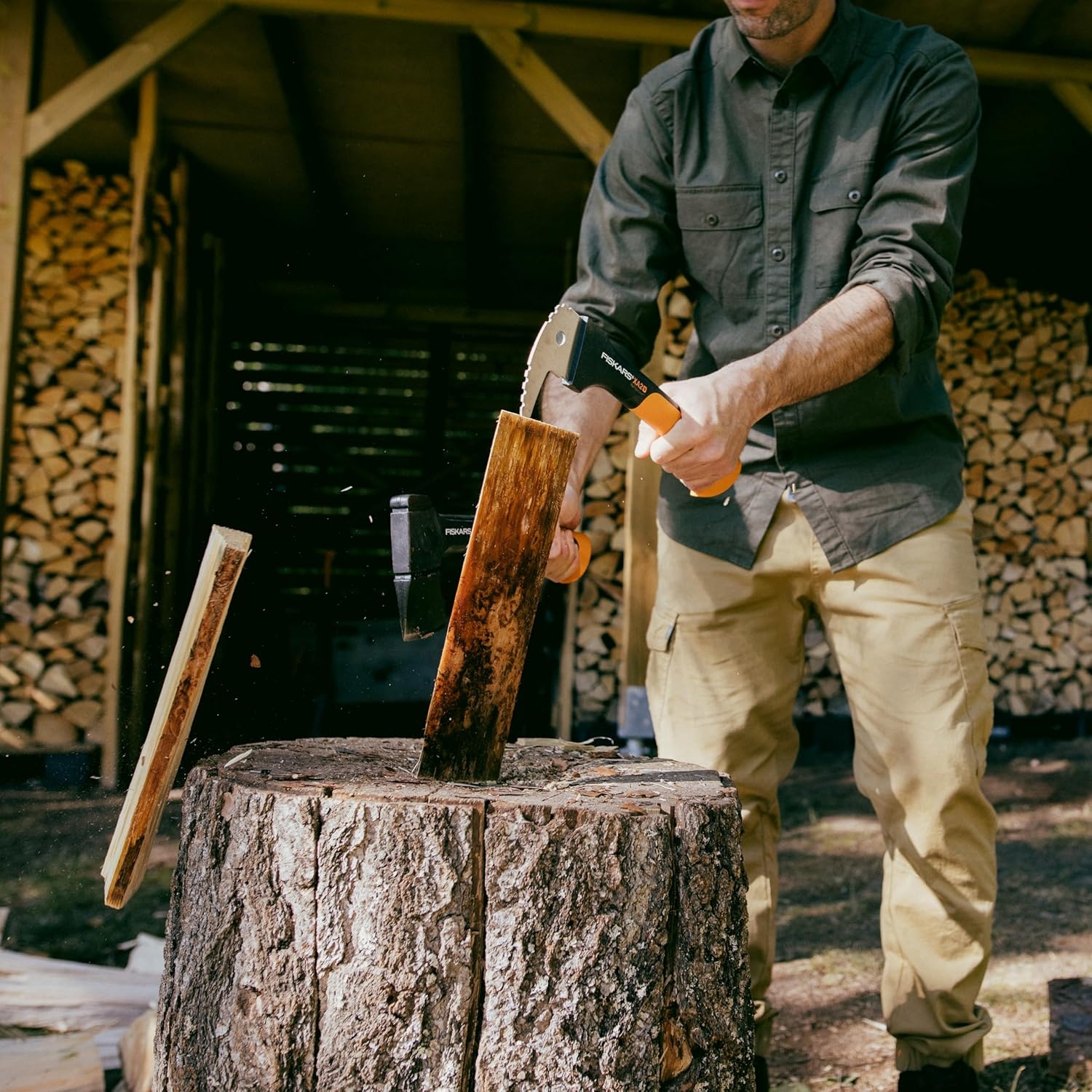 Fiskars 28″ Hookaroon Saves Your Back – Lift, Drag, & Load Heavy Rounds of Firewood and Split Wood – Sharp and Lightweight Pick Tool for Logs – Pickaroon Logging Tool – Forestry Tools(Hookaroon (12 In))