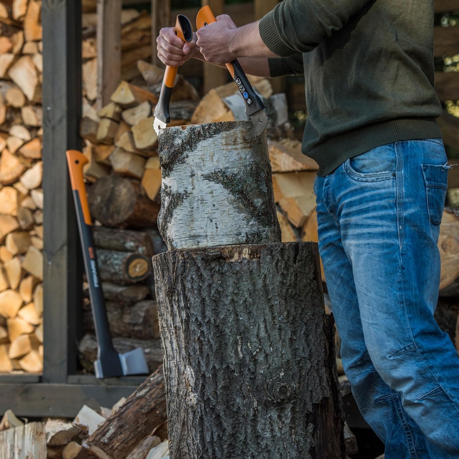 Fiskars 28″ Hookaroon Saves Your Back – Lift, Drag, & Load Heavy Rounds of Firewood and Split Wood – Sharp and Lightweight Pick Tool for Logs – Pickaroon Logging Tool – Forestry Tools(Hookaroon (12 In))