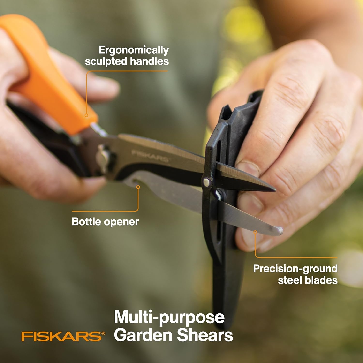 Fiskars Garden Scissors, 7-in-1 Garden Shears Multi-Tool with Sheath, Great for Plant Trimming, Cutting Nursery Pots, Bags, and Wire(Scissors)