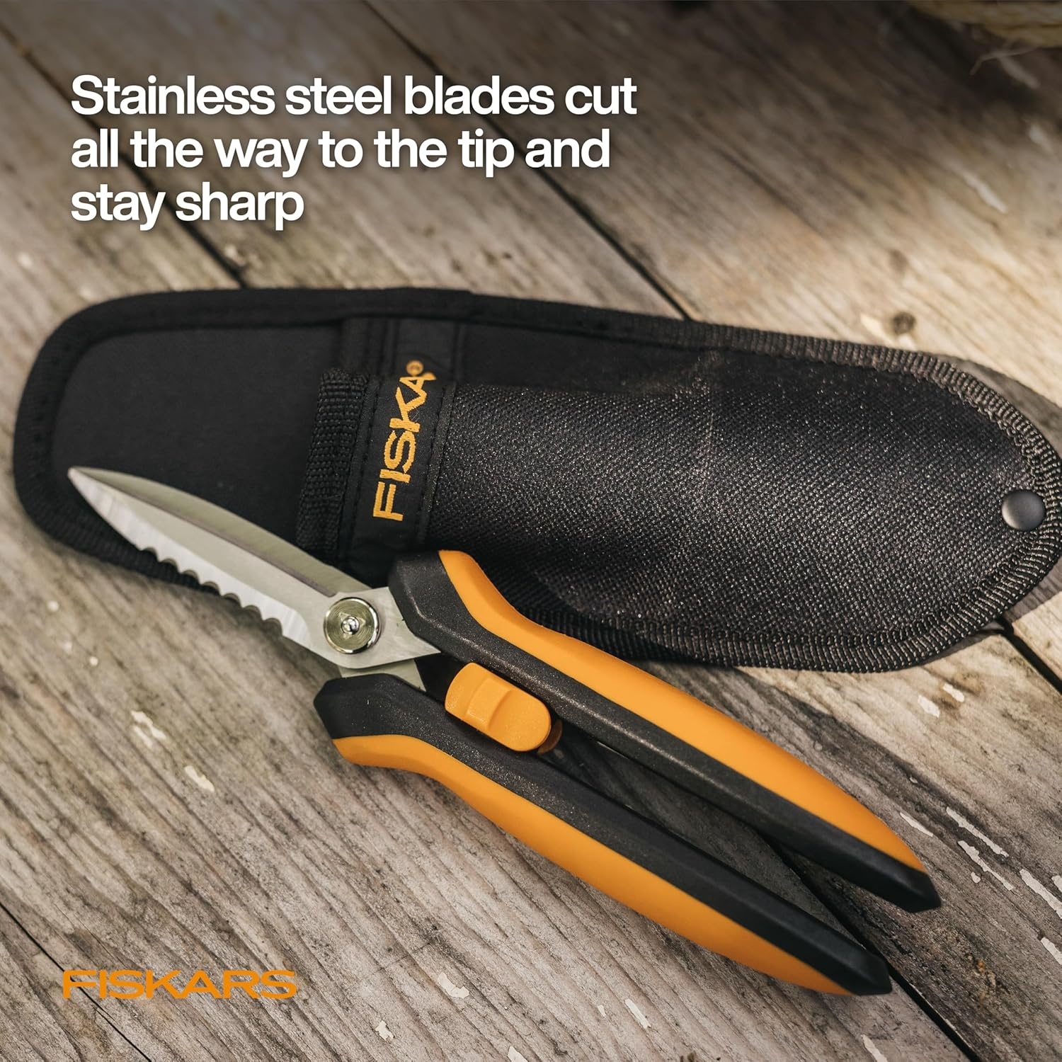 Fiskars Garden Scissors, 7-in-1 Garden Shears Multi-Tool with Sheath, Great for Plant Trimming, Cutting Nursery Pots, Bags, and Wire(Snips)