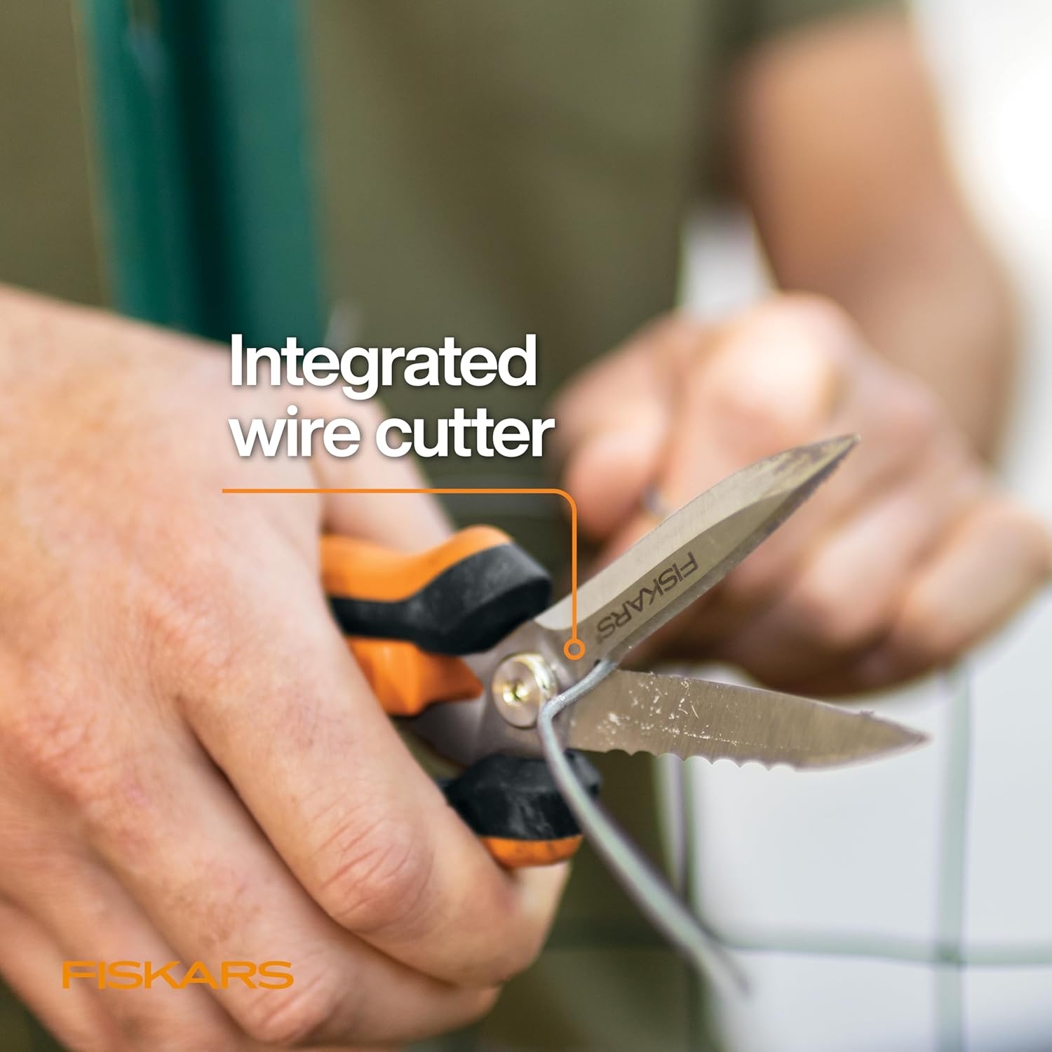 Fiskars Garden Scissors, 7-in-1 Garden Shears Multi-Tool with Sheath, Great for Plant Trimming, Cutting Nursery Pots, Bags, and Wire(Snips)