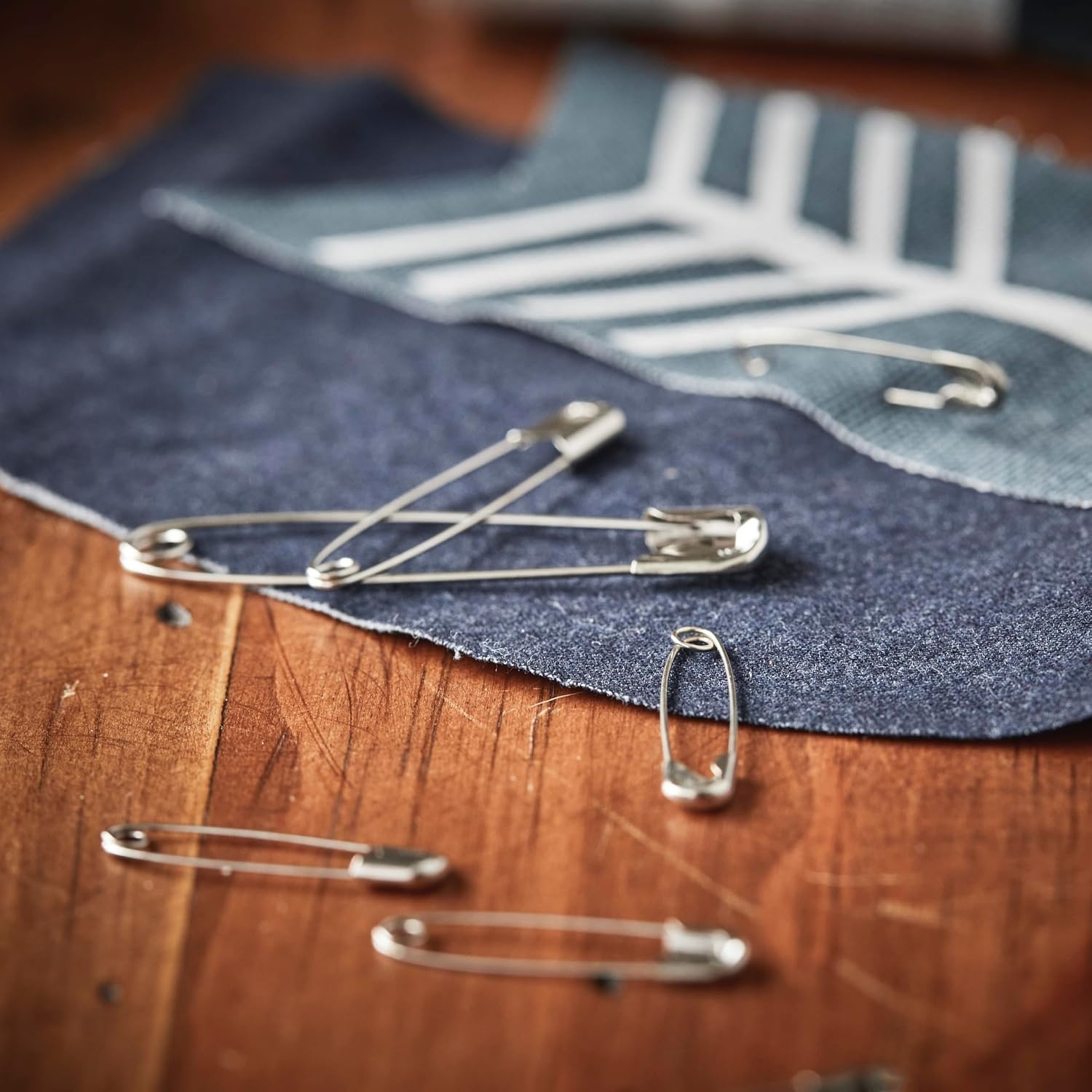 Fiskars Assorted Safety Pins – Assorted 3-Size Safety Pin Set – Sewing Accessories and Supplies – 75-Piece