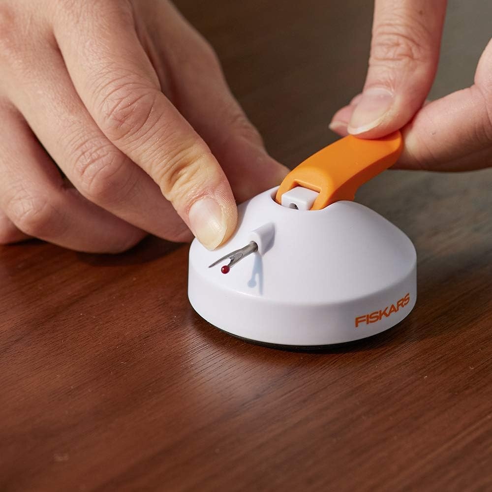 Fiskars Tabletop Seam Ripper, White, 7.25 x 3.75 x 1.38