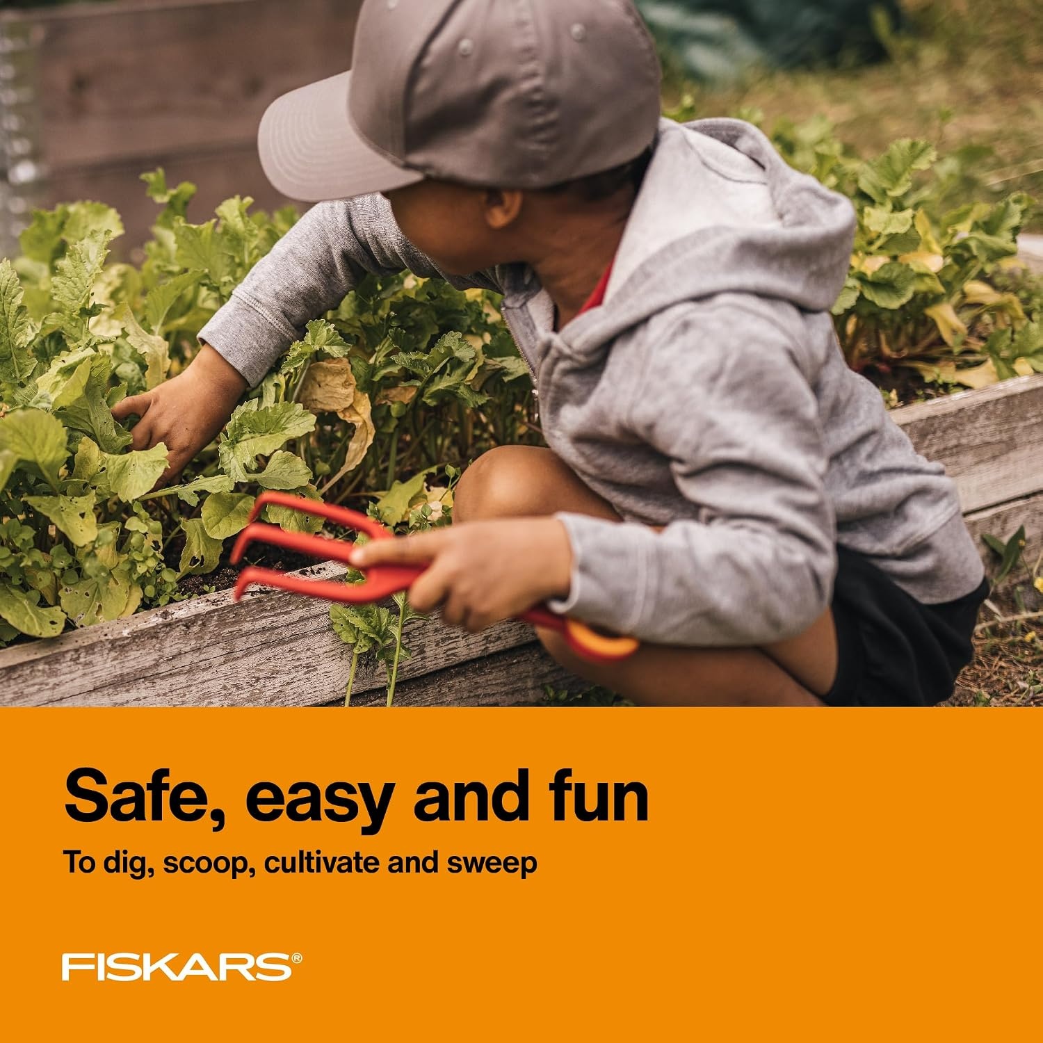 Fiskars Kids Garden Tool Set (4-Piece) – Ages 3+ Educational Tool Set for Yard Work – Cultivator, Trowel, Scoop and Brush with Organizational Hang Holes
