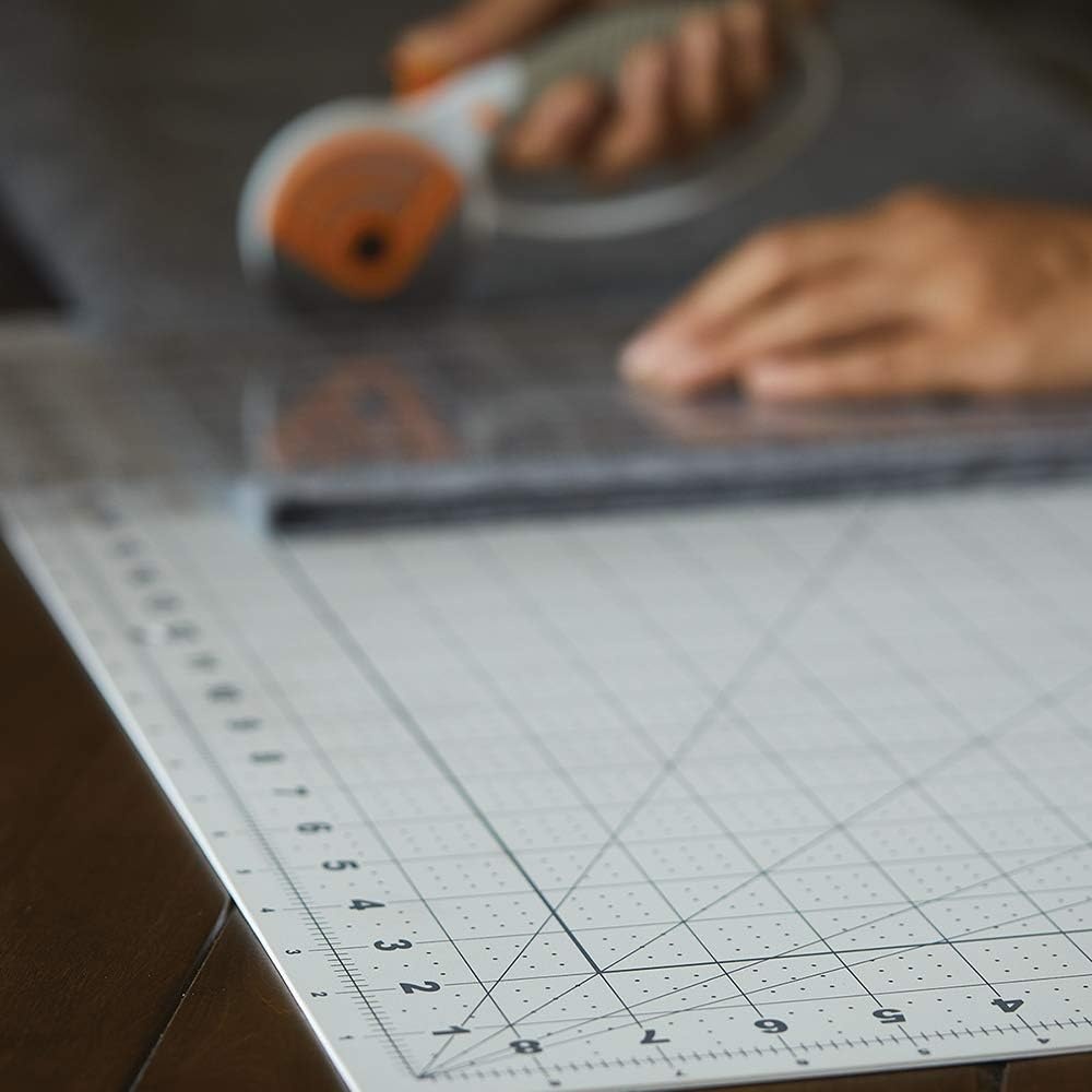 Fiskars 24″ x 36″ Self Healing Cutting Mat for Quilting & Sewing, 3-Pack(Gray w/Shapes)